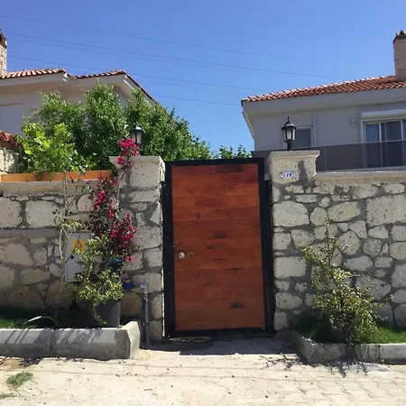 Mustakil Havuzlu * Cesme