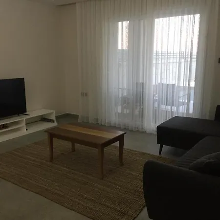 Mustakil Havuzlu Cesme