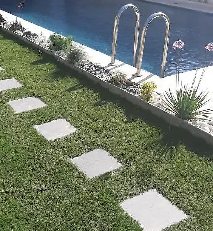 Mustakil Havuzlu Villa